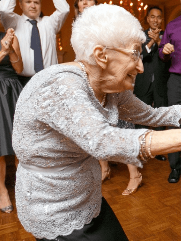 В 85 лет эта женщина изменила свое тело. Я в шоке от увиденного!